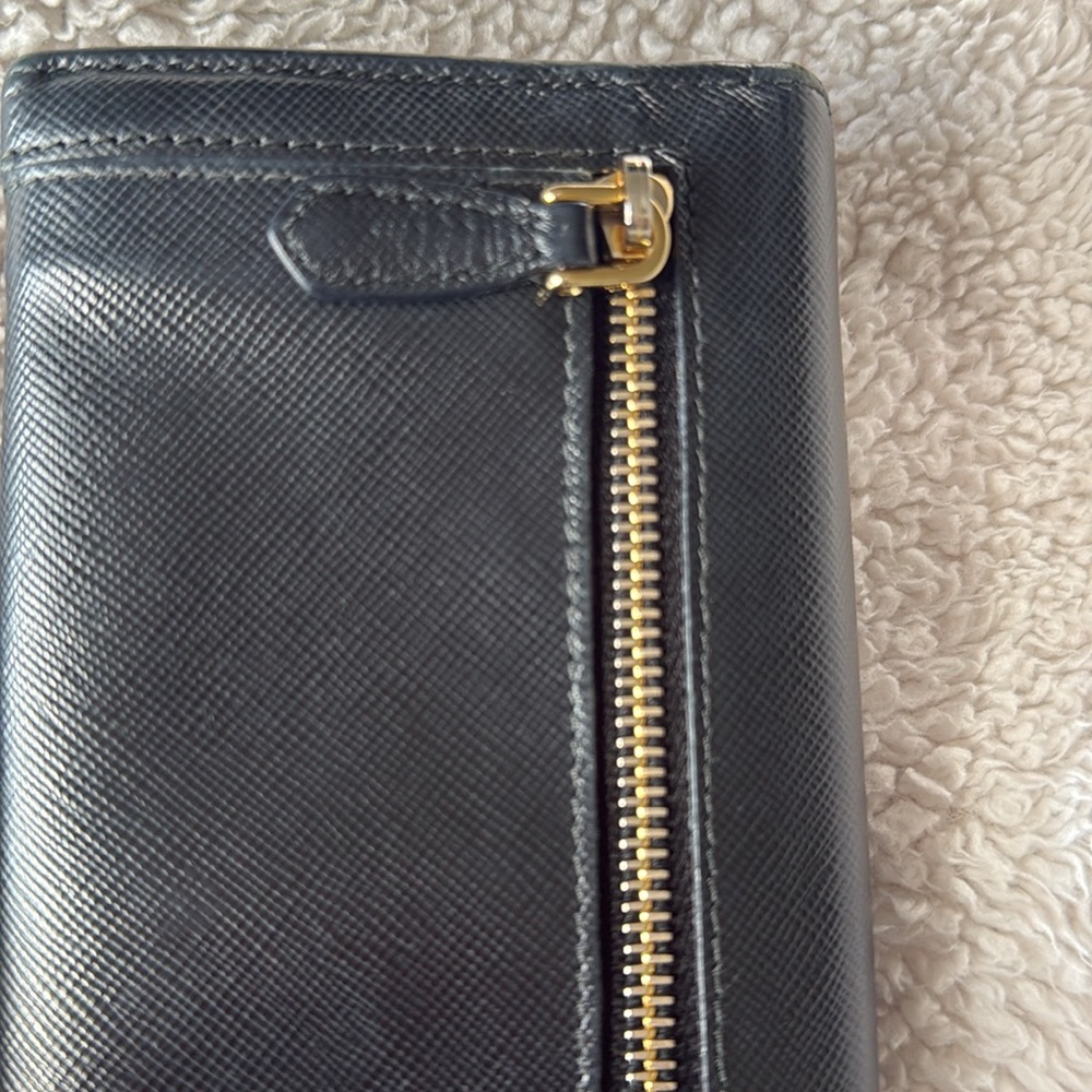 Prada Black Leather Wallet with Bow Detail - Picture 8 of 12
